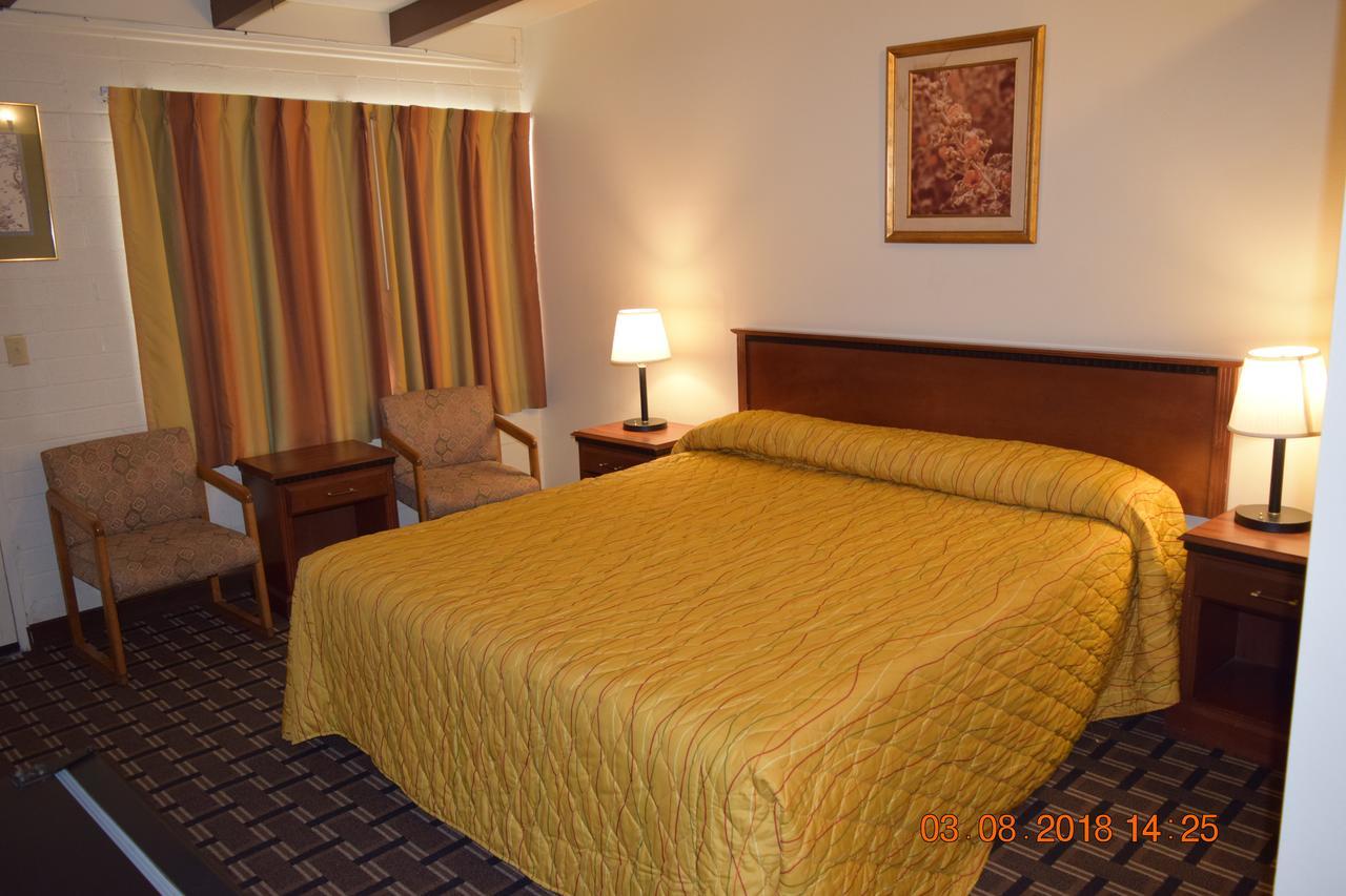 Stanlunds And Motel Borrego Springs