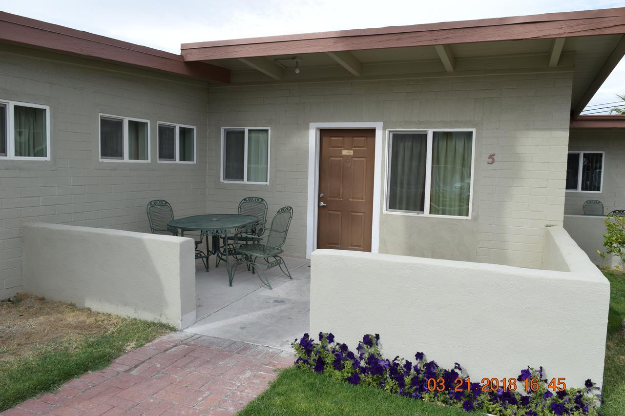 Stanlunds And Motel Borrego Springs